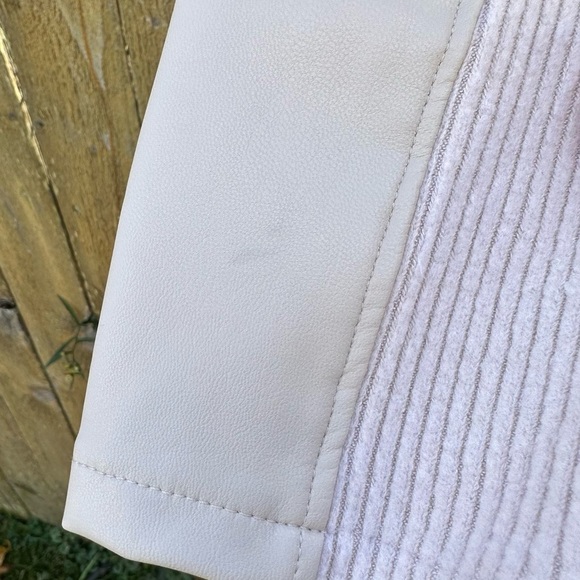 Express Mockneck Sweater Cream Sz XS - Picture 10 of 11